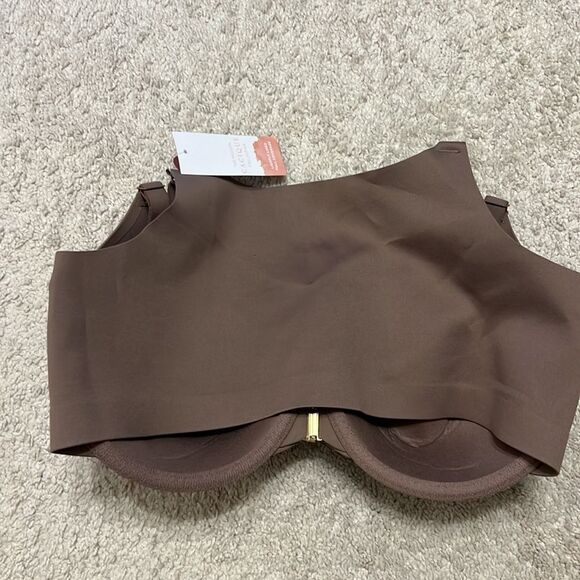 NWT Modern Cacique Collection Lightly Lines Full Coverage 38DD Back Coverage Bra - Picture 2 of 4